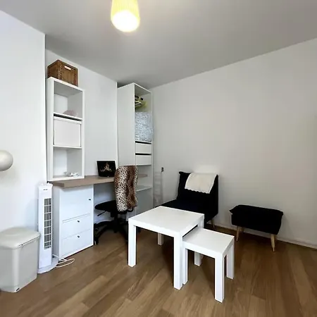Apartment Le Des Sablons-2 Pers-150m Place Du Marche Fontainebleau