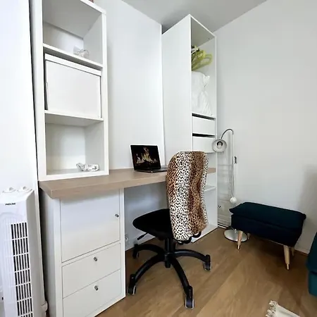 Apartment Le Des Sablons-2 Pers-150m Place Du Marche *